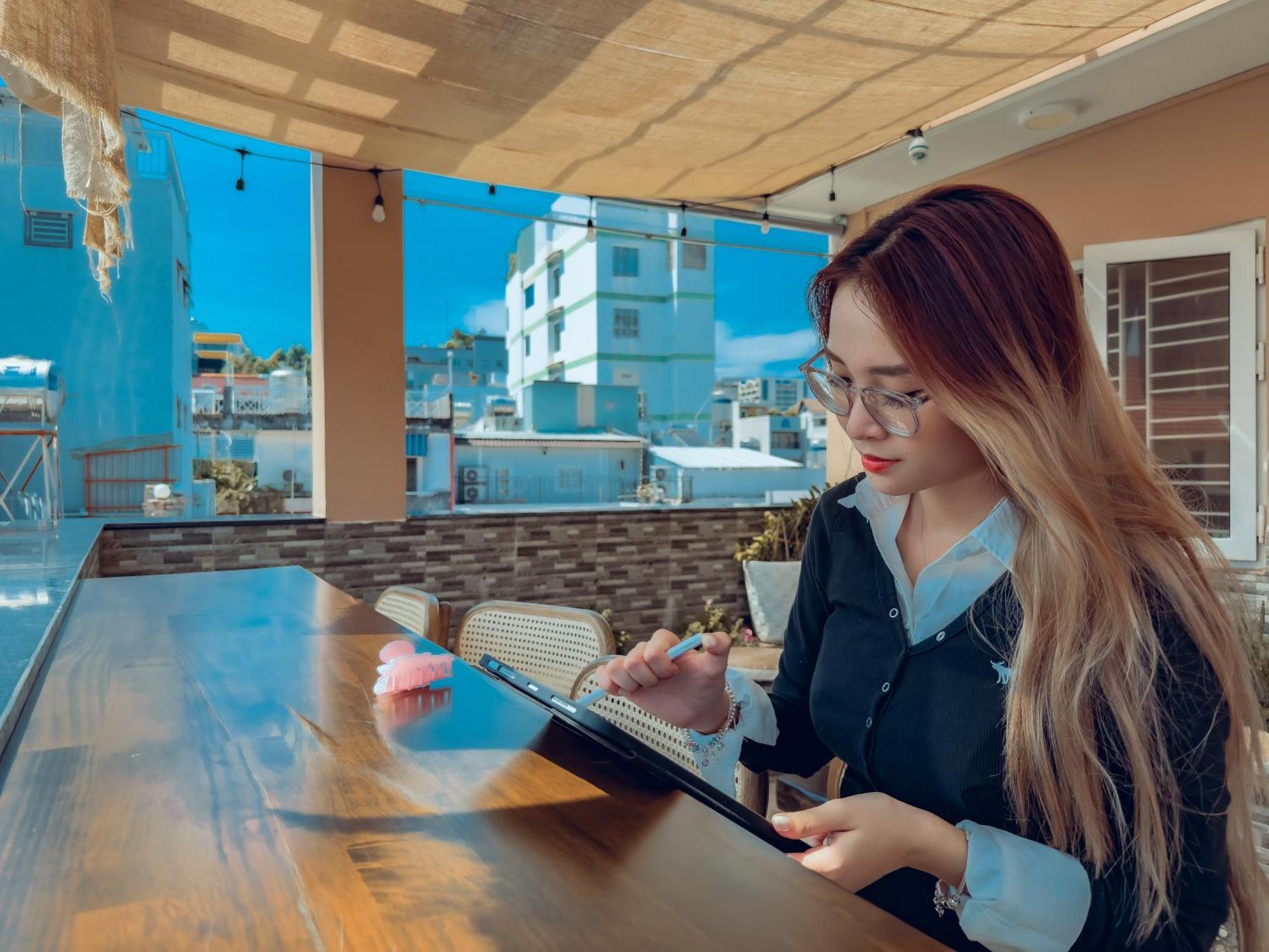 ホテル Hemtouch House ホーチミン市 エクステリア 写真